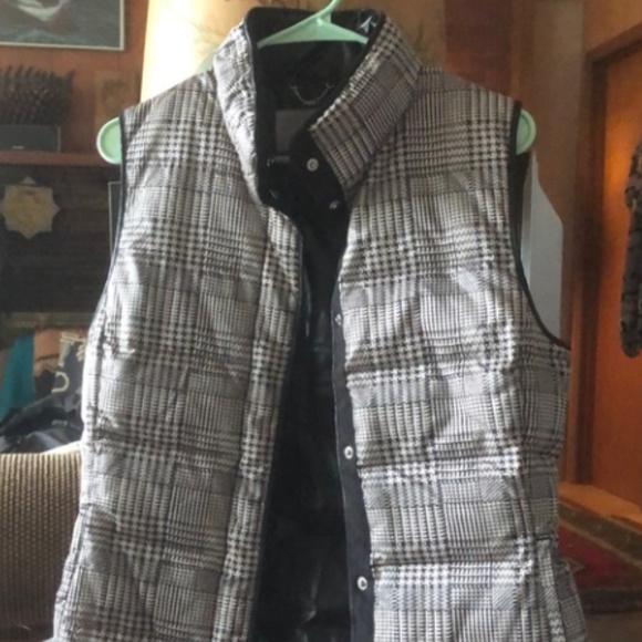 Banana Republic Puffer  Down Vest Houndstooth - Picture 1 of 3